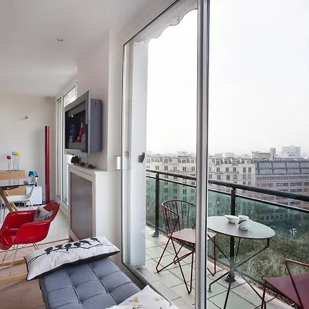 Апартаменты Buttes Chaumont View Париж